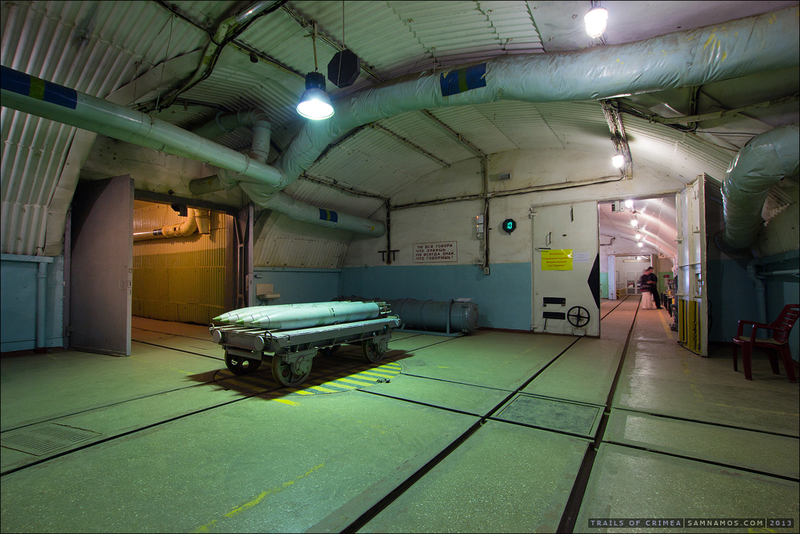 Illustration for article titled Journey into the Dystopian World of Abandoned Soviet Submarine Bases